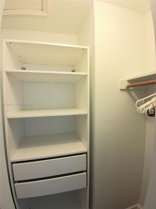 For Sale: $119,900 (2 beds, 2 baths, 850 Square Feet)