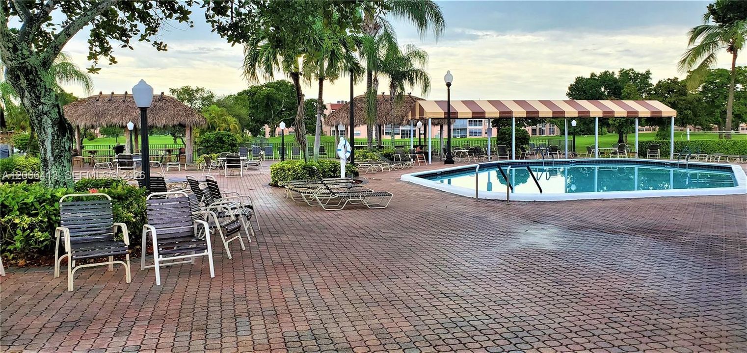 For Sale: $119,900 (2 beds, 2 baths, 850 Square Feet)