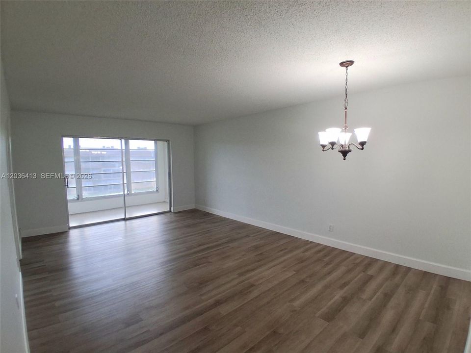 For Sale: $119,900 (2 beds, 2 baths, 850 Square Feet)