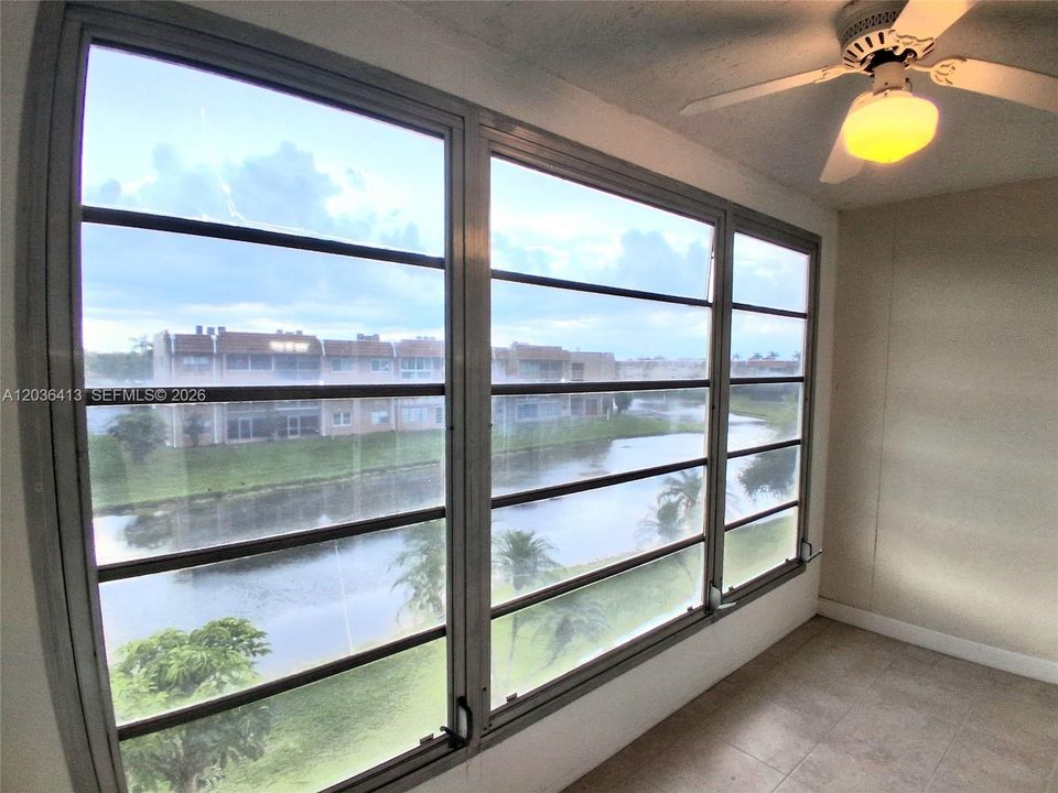 For Sale: $119,900 (2 beds, 2 baths, 850 Square Feet)