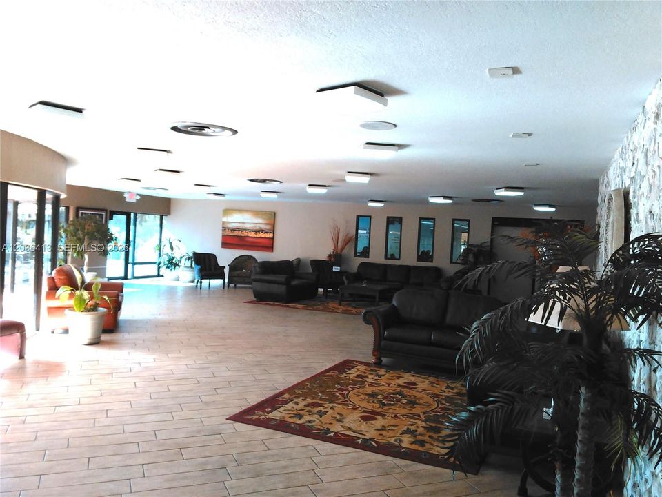 For Sale: $119,900 (2 beds, 2 baths, 850 Square Feet)
