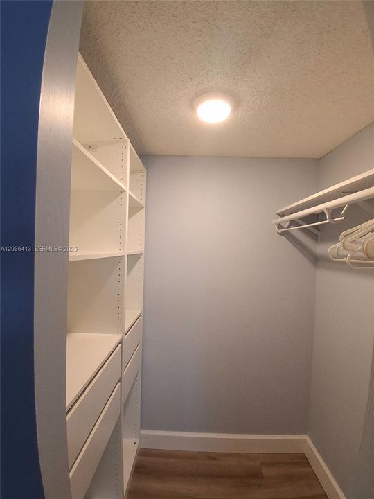 For Sale: $119,900 (2 beds, 2 baths, 850 Square Feet)