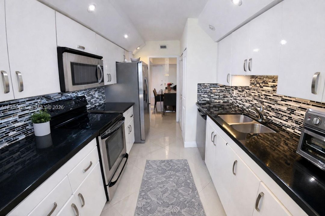 В аренду: $4,250 (2 спален, 2 ванн, 1522 Квадратных фут)