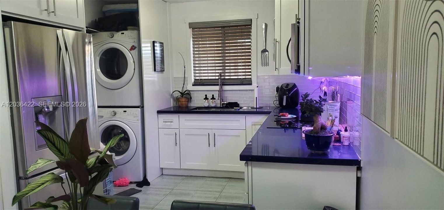 На продажу: $315,000 (2 спален, 2 ванн, 998 Квадратных фут)