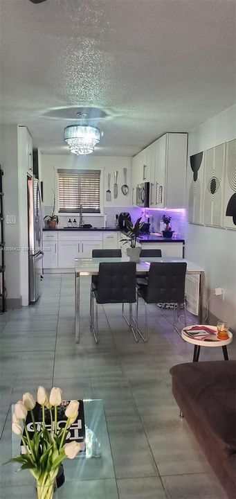 На продажу: $315,000 (2 спален, 2 ванн, 998 Квадратных фут)