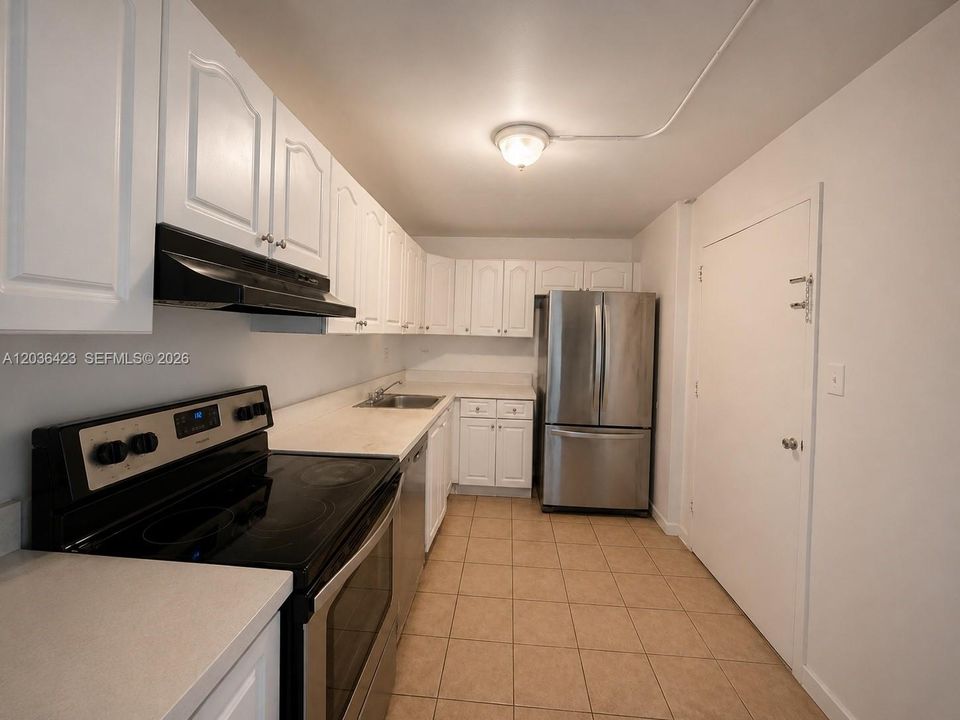 For Sale: $269,000 (2 beds, 2 baths, 1023 Square Feet)