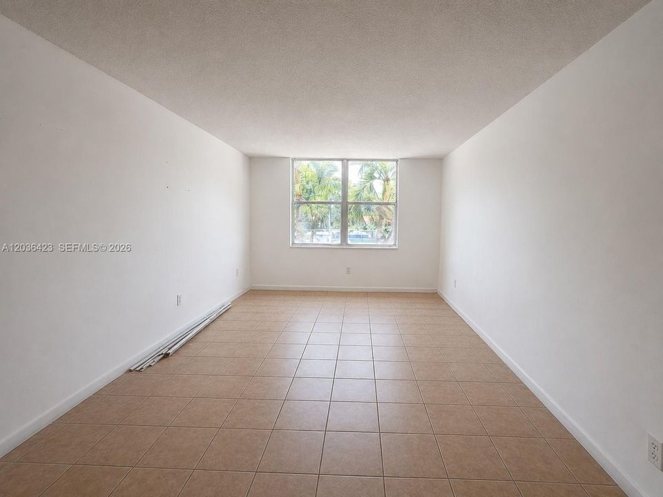 For Sale: $269,000 (2 beds, 2 baths, 1023 Square Feet)