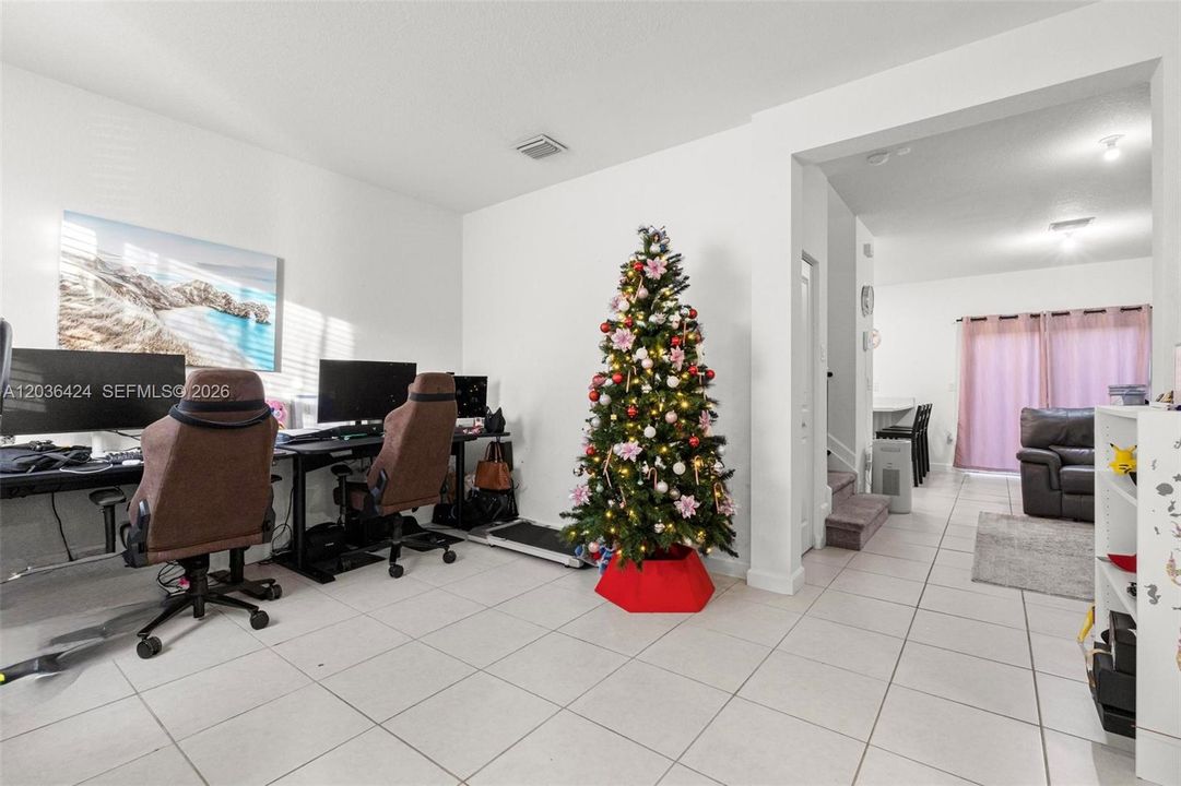 En Venta: $339,900 (3 camas, 2 baños, 1483 Pies cuadrados)