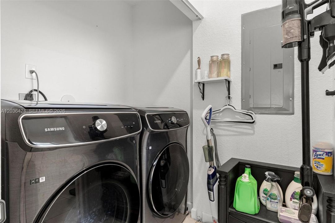 En Venta: $339,900 (3 camas, 2 baños, 1483 Pies cuadrados)