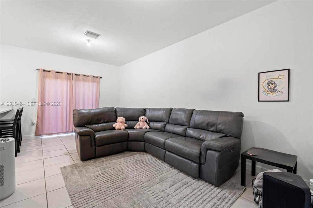 En Venta: $339,900 (3 camas, 2 baños, 1483 Pies cuadrados)
