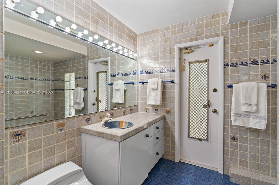 2nd bathroom