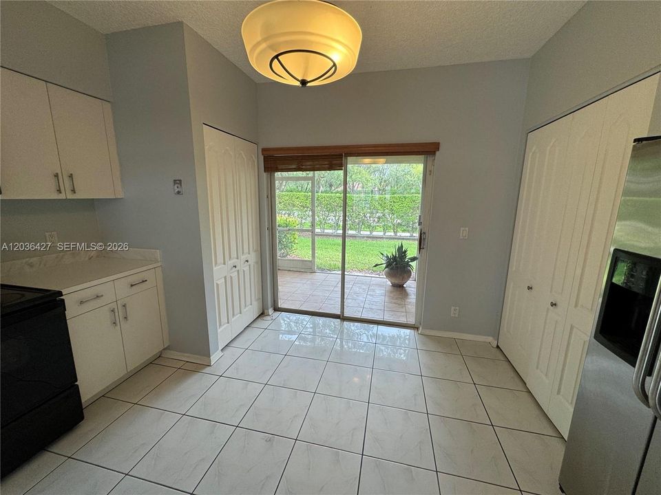 Recently Rented: $2,495 (2 beds, 1 baths, 1140 Square Feet)