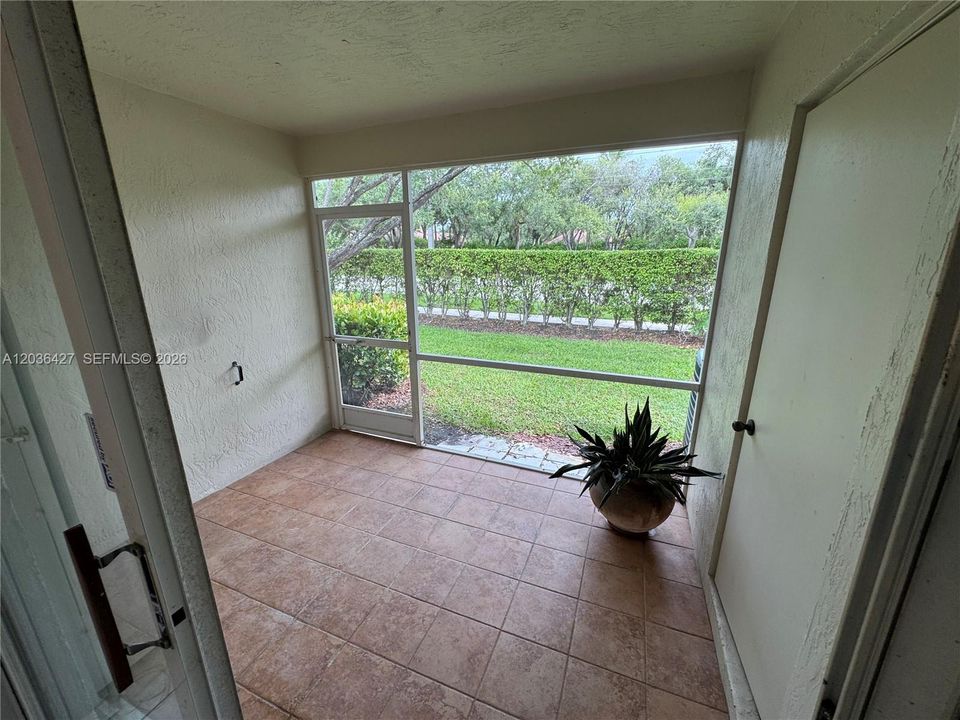 Recently Rented: $2,495 (2 beds, 1 baths, 1140 Square Feet)