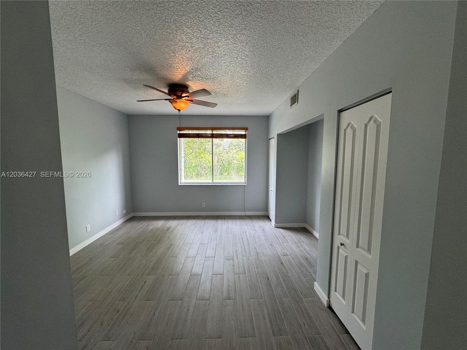 Recently Rented: $2,495 (2 beds, 1 baths, 1140 Square Feet)