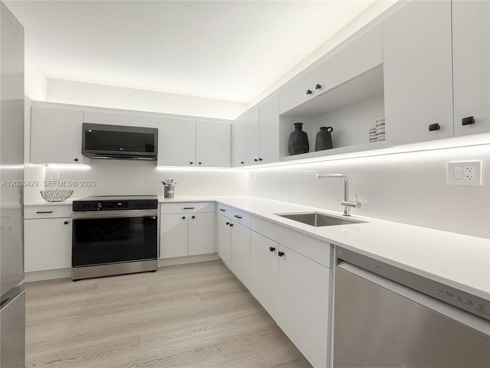 На продажу: $1,590,000 (3 спален, 3 ванн, 1720 Квадратных фут)