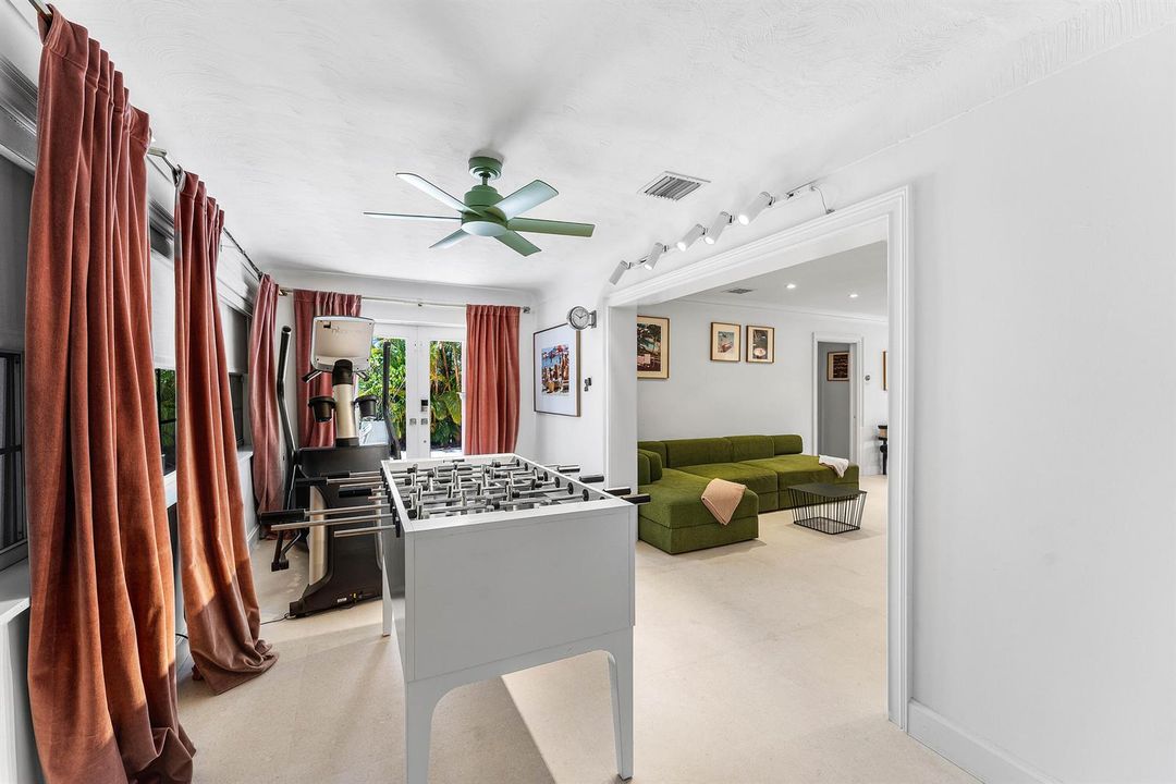 Entertainment room