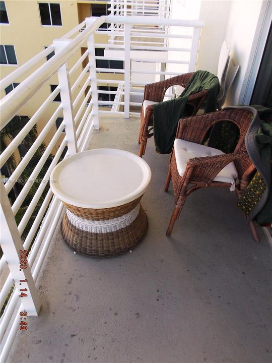 For Rent: $2,190 (1 beds, 1 baths, 828 Square Feet)
