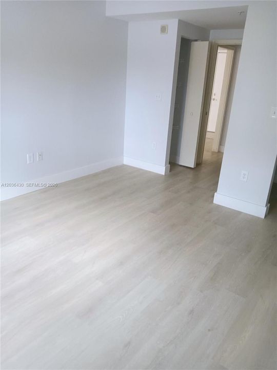 For Rent: $2,190 (1 beds, 1 baths, 828 Square Feet)