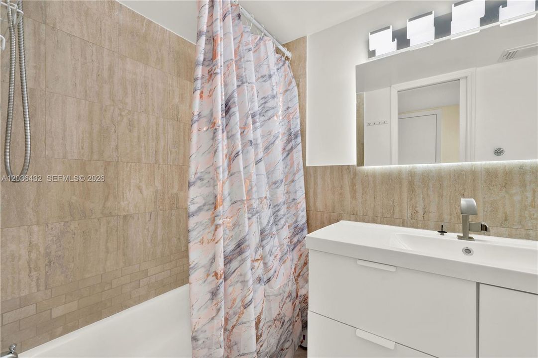 В аренду: $2,500 (2 спален, 2 ванн, 0 Квадратных фут)