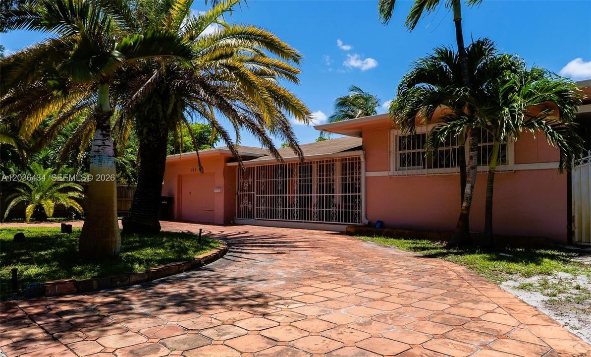 En Renta: $4,000 (3 camas, 3 baños, 1868 Pies cuadrados)