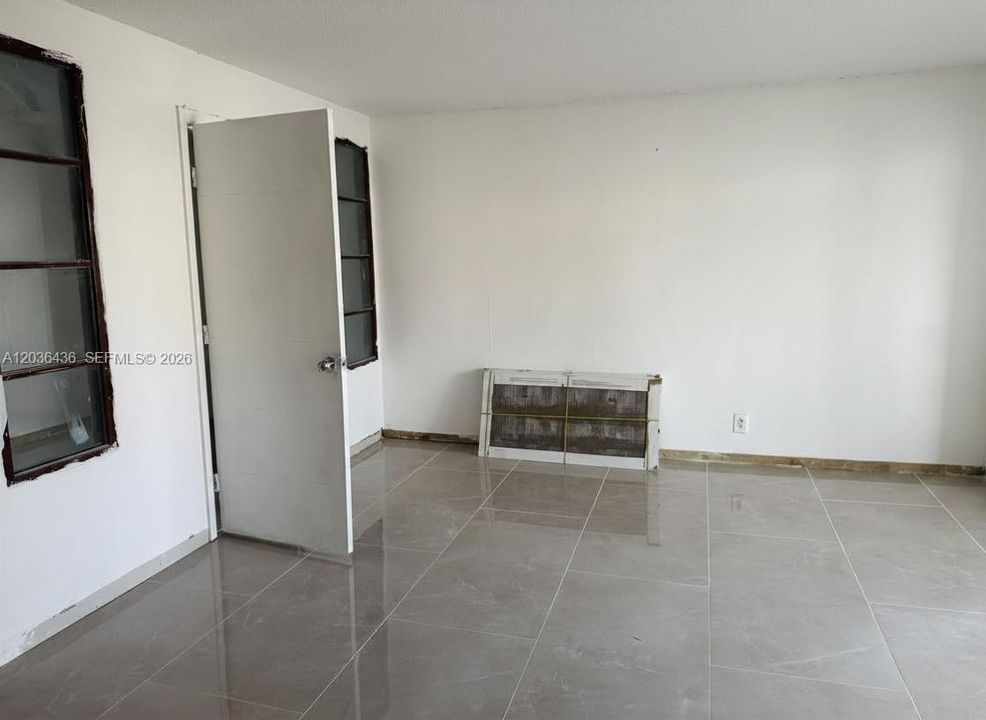 На продажу: $85,000 (1 спален, 1 ванн, 755 Квадратных фут)