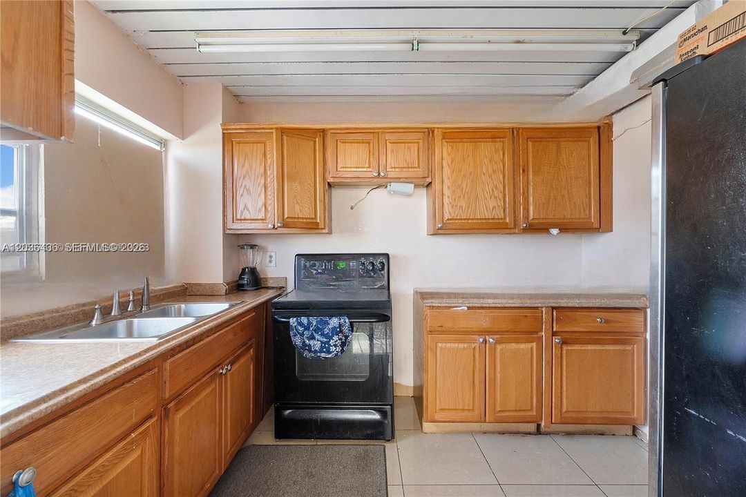 На продажу: $85,000 (1 спален, 1 ванн, 755 Квадратных фут)