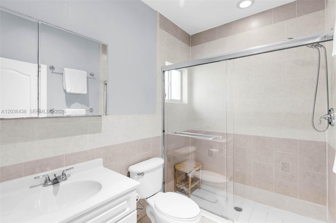 На продажу: $879,000 (3 спален, 2 ванн, 1320 Квадратных фут)