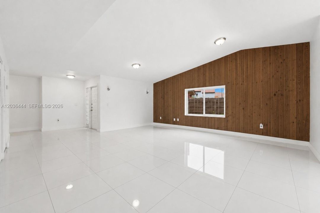 For Sale: $810,000 (4 beds, 2 baths, 1824 Square Feet)