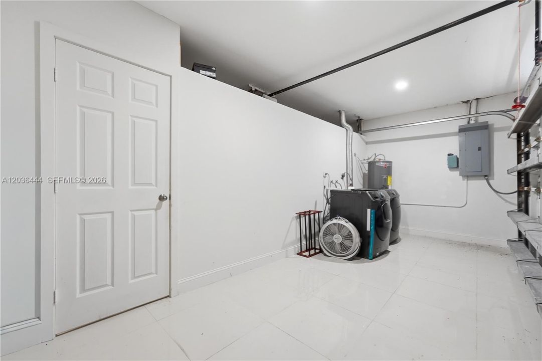 For Sale: $810,000 (4 beds, 2 baths, 1824 Square Feet)