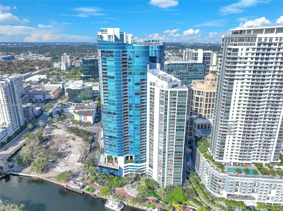 For Sale: $1,295,000 (2 beds, 2 baths, 1522 Square Feet)