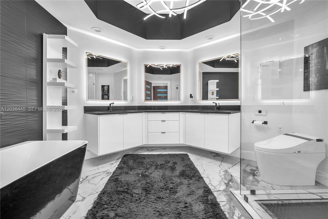 For Sale: $1,295,000 (2 beds, 2 baths, 1522 Square Feet)