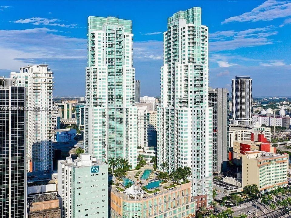 待售: $525,000 (2 贝兹, 2 浴室, 916 平方英尺)