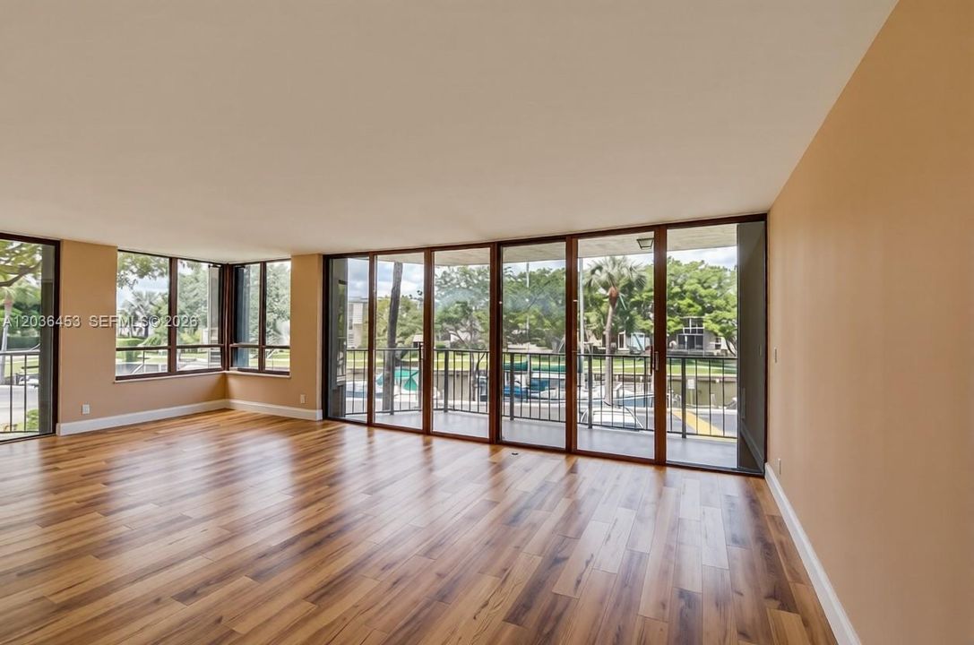 For Rent: $4,800 (2 beds, 2 baths, 1420 Square Feet)