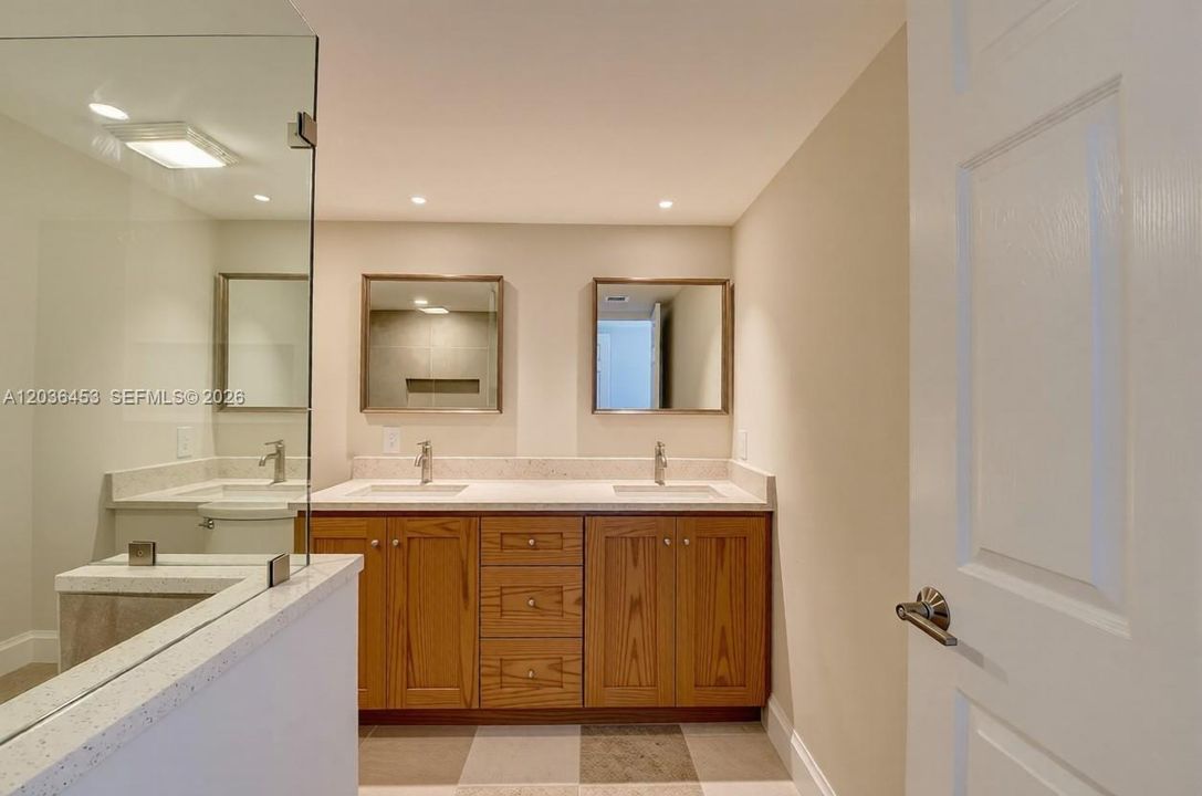 For Rent: $4,800 (2 beds, 2 baths, 1420 Square Feet)