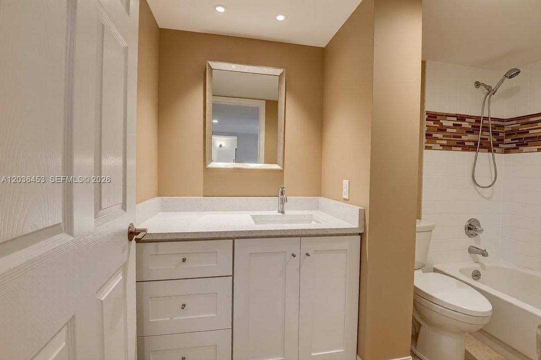 For Rent: $4,800 (2 beds, 2 baths, 1420 Square Feet)