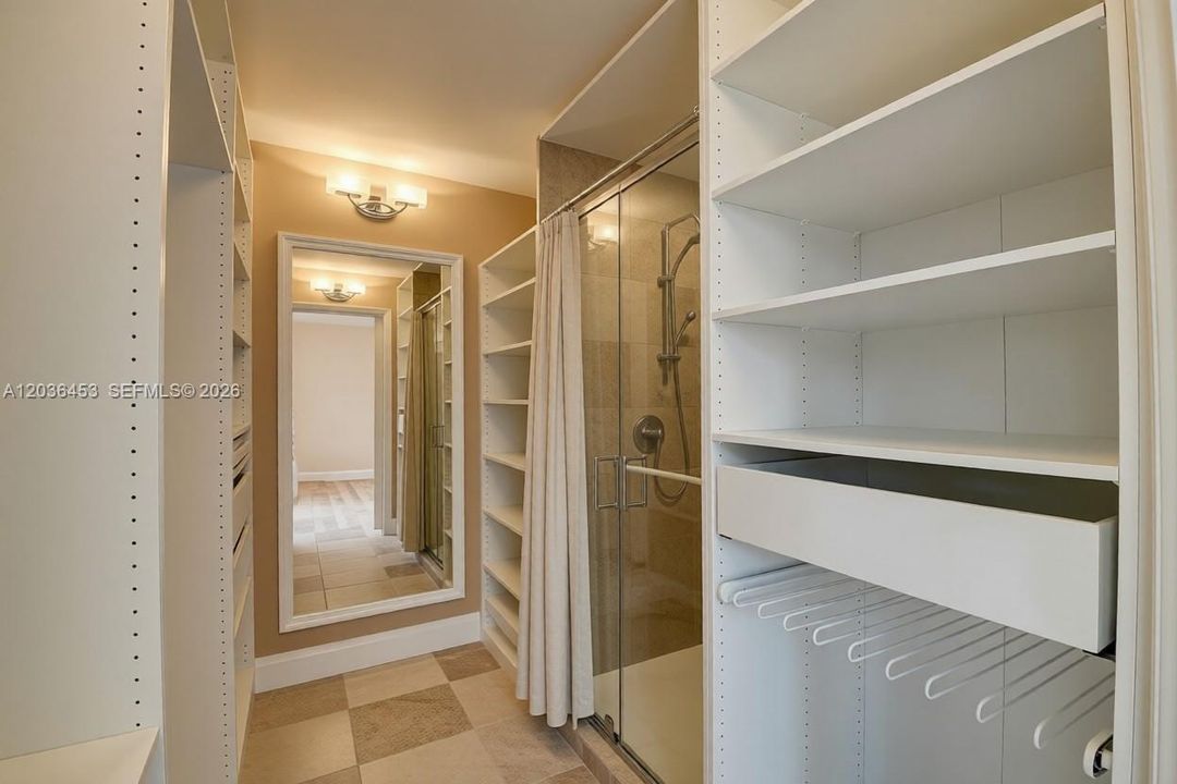 For Rent: $4,800 (2 beds, 2 baths, 1420 Square Feet)