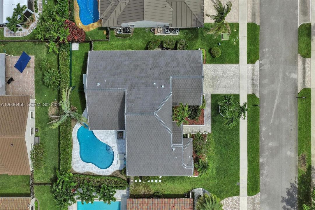 En Venta: $999,000 (3 camas, 3 baños, 2318 Pies cuadrados)