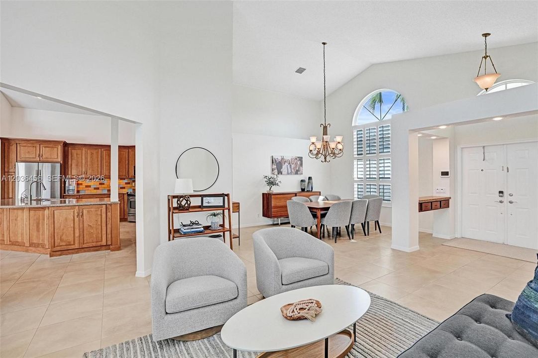 En Venta: $999,000 (3 camas, 3 baños, 2318 Pies cuadrados)