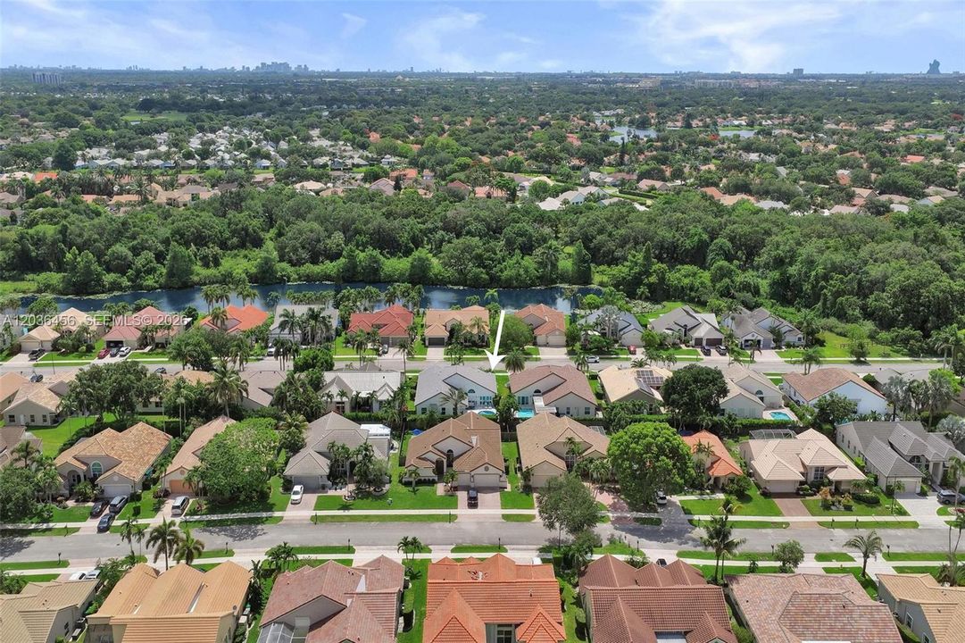 En Venta: $999,000 (3 camas, 3 baños, 2318 Pies cuadrados)