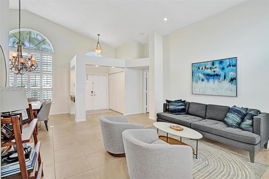 En Venta: $999,000 (3 camas, 3 baños, 2318 Pies cuadrados)