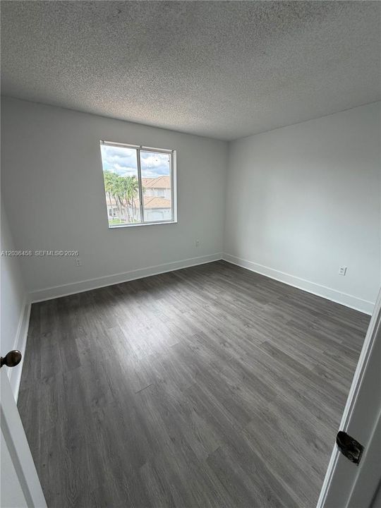 В аренду: $3,300 (3 спален, 2 ванн, 1667 Квадратных фут)