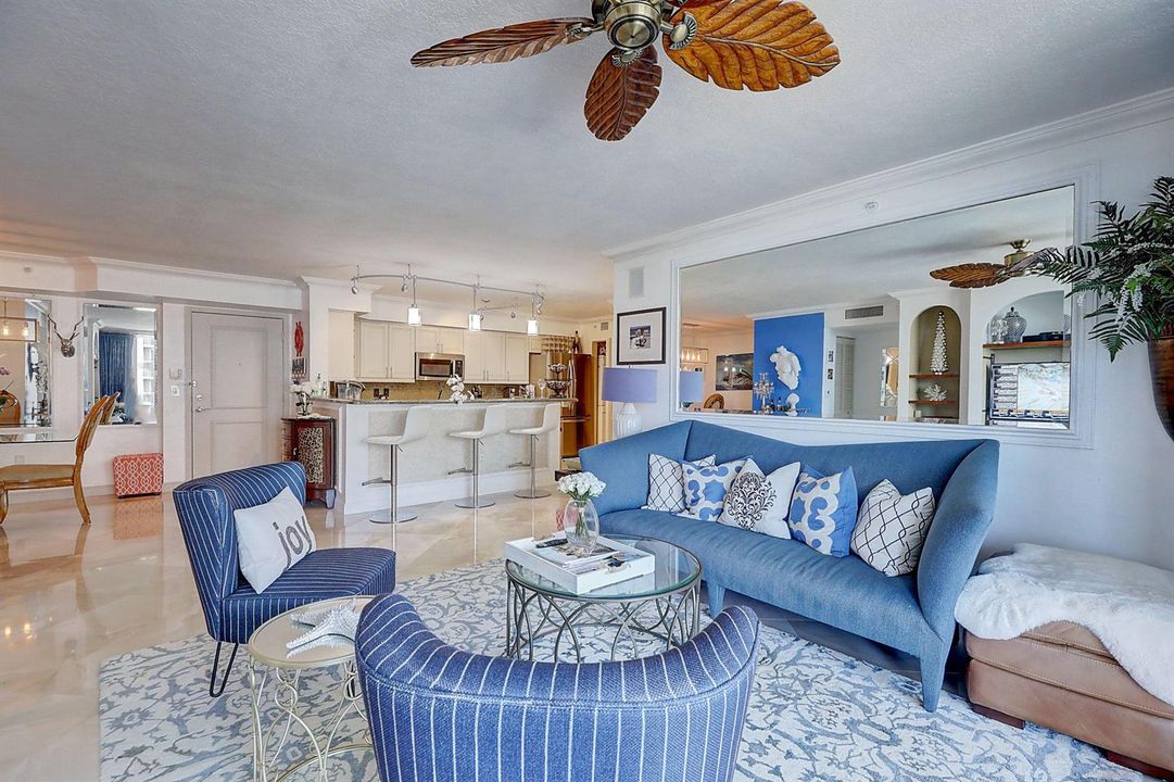 OPEN FLOORPLAN