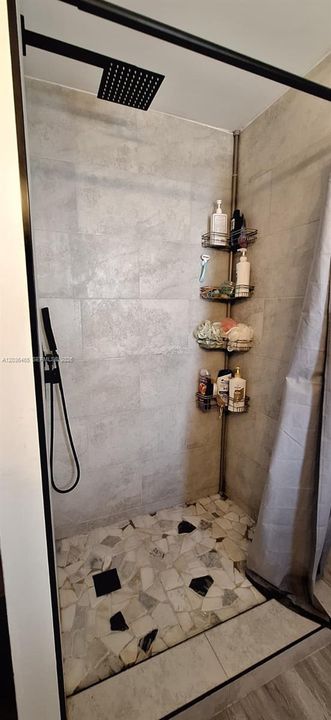 For Sale: $69,200 (3 beds, 2 baths, 1678 Square Feet)