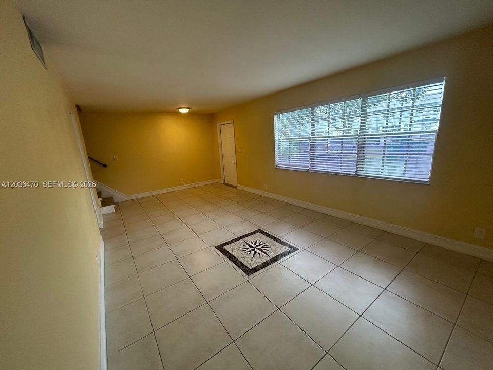 For Rent: $2,950 (3 beds, 2 baths, 1630 Square Feet)