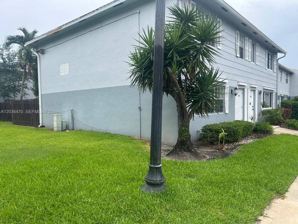 For Rent: $2,950 (3 beds, 2 baths, 1630 Square Feet)
