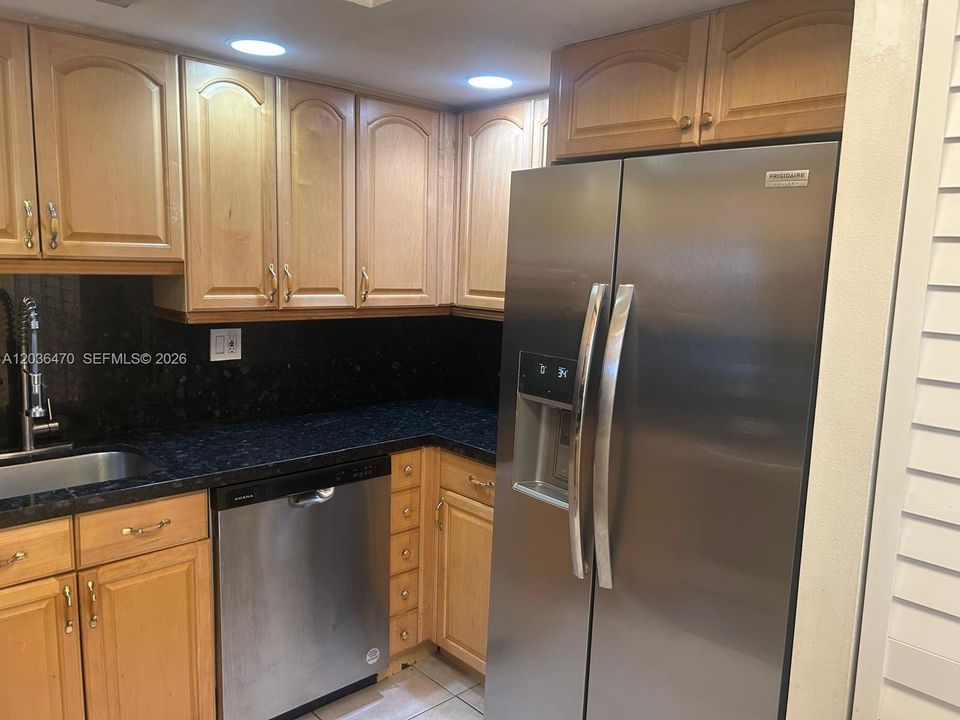 For Rent: $2,950 (3 beds, 2 baths, 1630 Square Feet)