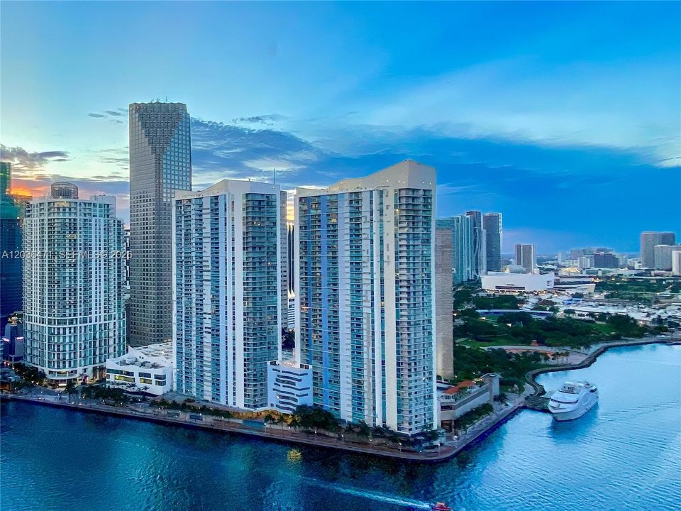 For Rent: $2,600 (1 beds, 1 baths, 846 Square Feet)