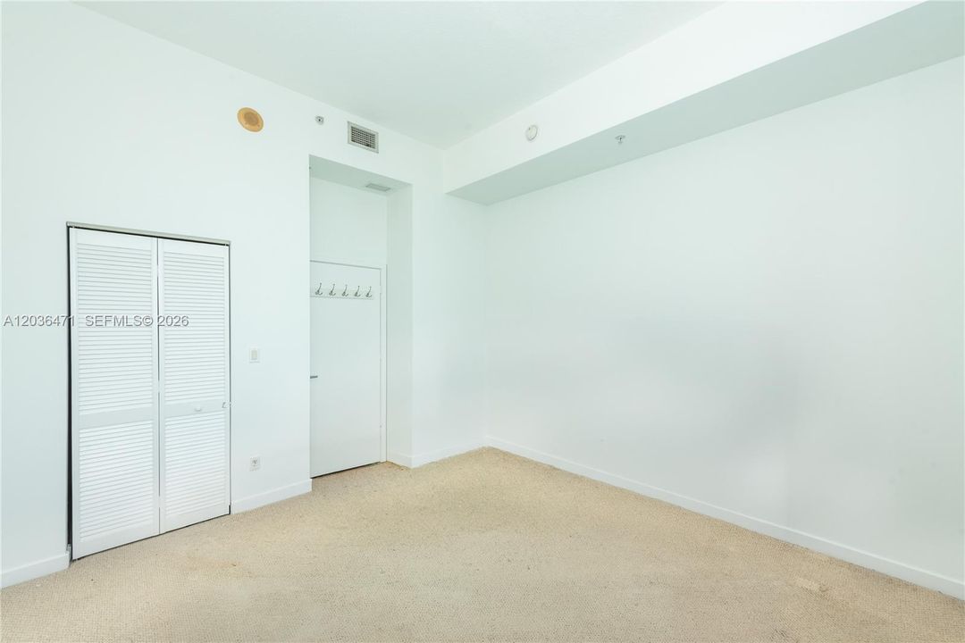 For Rent: $2,600 (1 beds, 1 baths, 846 Square Feet)