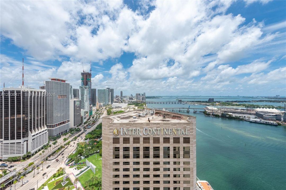 For Rent: $2,600 (1 beds, 1 baths, 846 Square Feet)