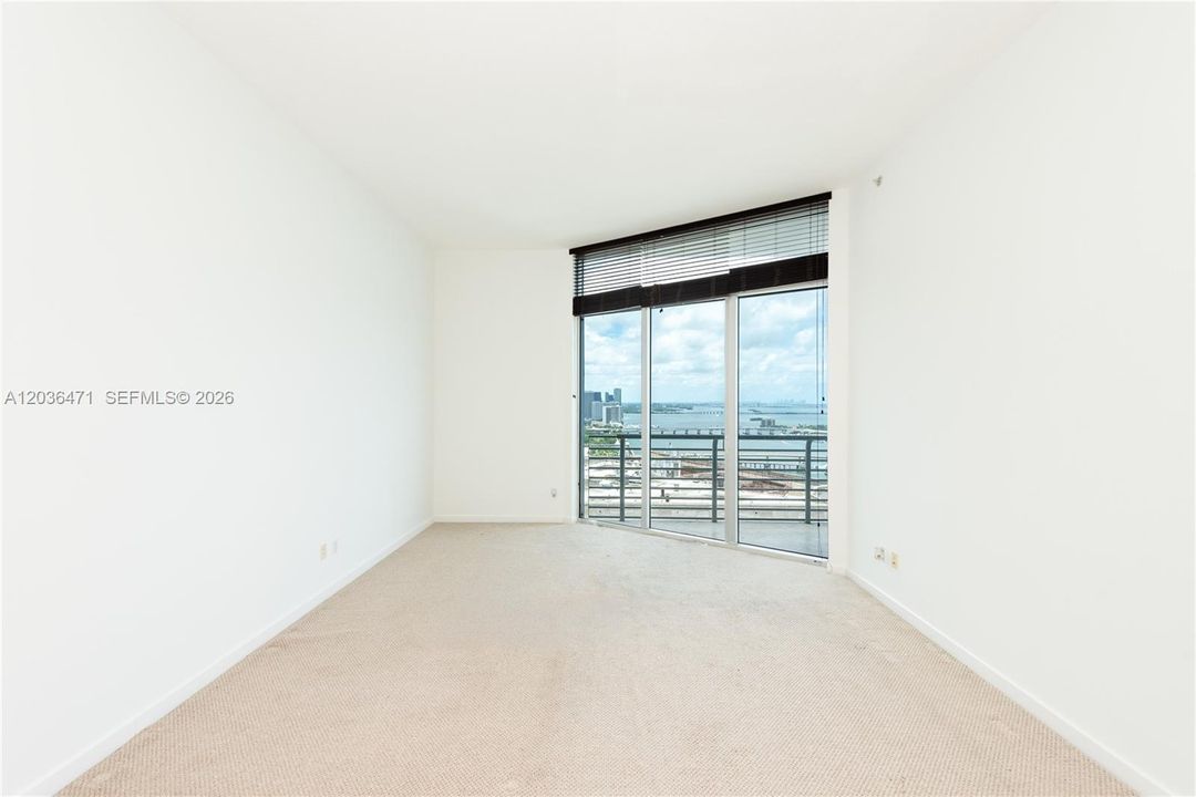 For Rent: $2,600 (1 beds, 1 baths, 846 Square Feet)